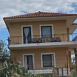 Sparrow's House * Προάστιο